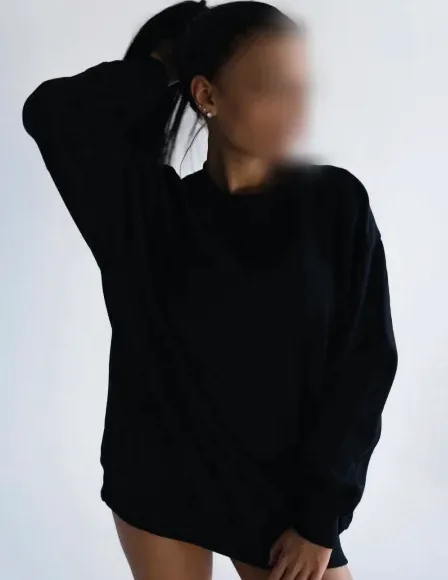 Andrea, 29