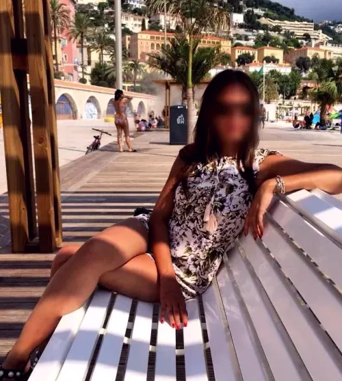 Ayse, 32
