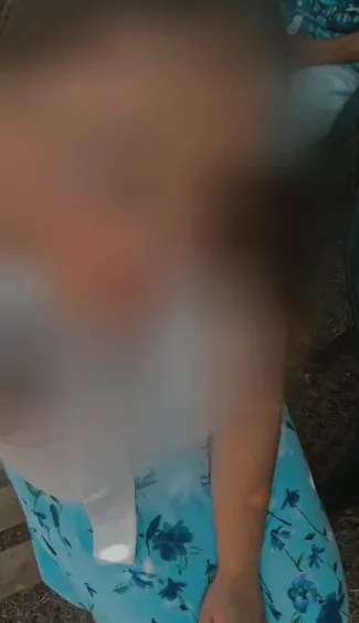 Büsra, 19