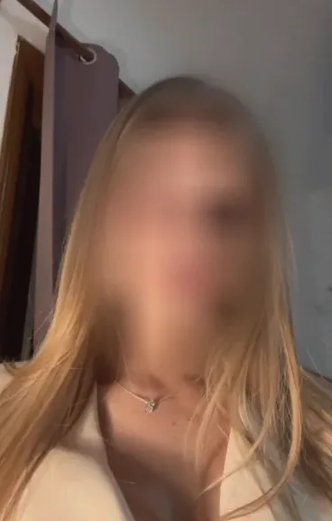 Emilia, 22