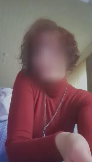 Julia, 40