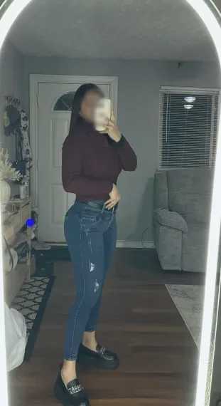 Lara, 29