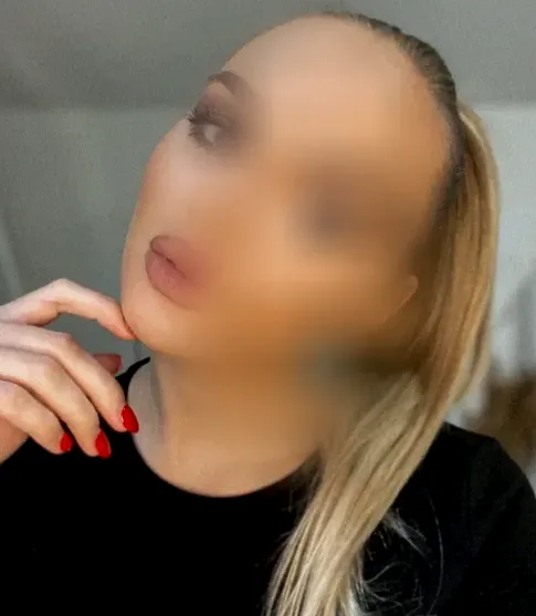 Theresa, 31