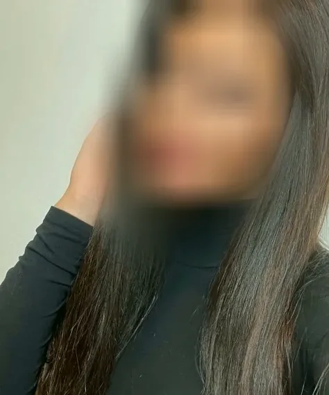 Vivien, 28