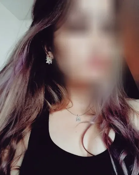Yasmin, 32